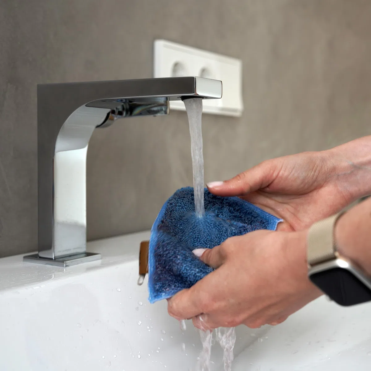 Pica Visor Magnetwischer I praktischer Magnetwischer im Set mit 2 passenden Mikrofaser-Pads I Ideal für die rückstandslose Entfernung von Boardmarkern I für Whiteboards, Schultafeln & Glas