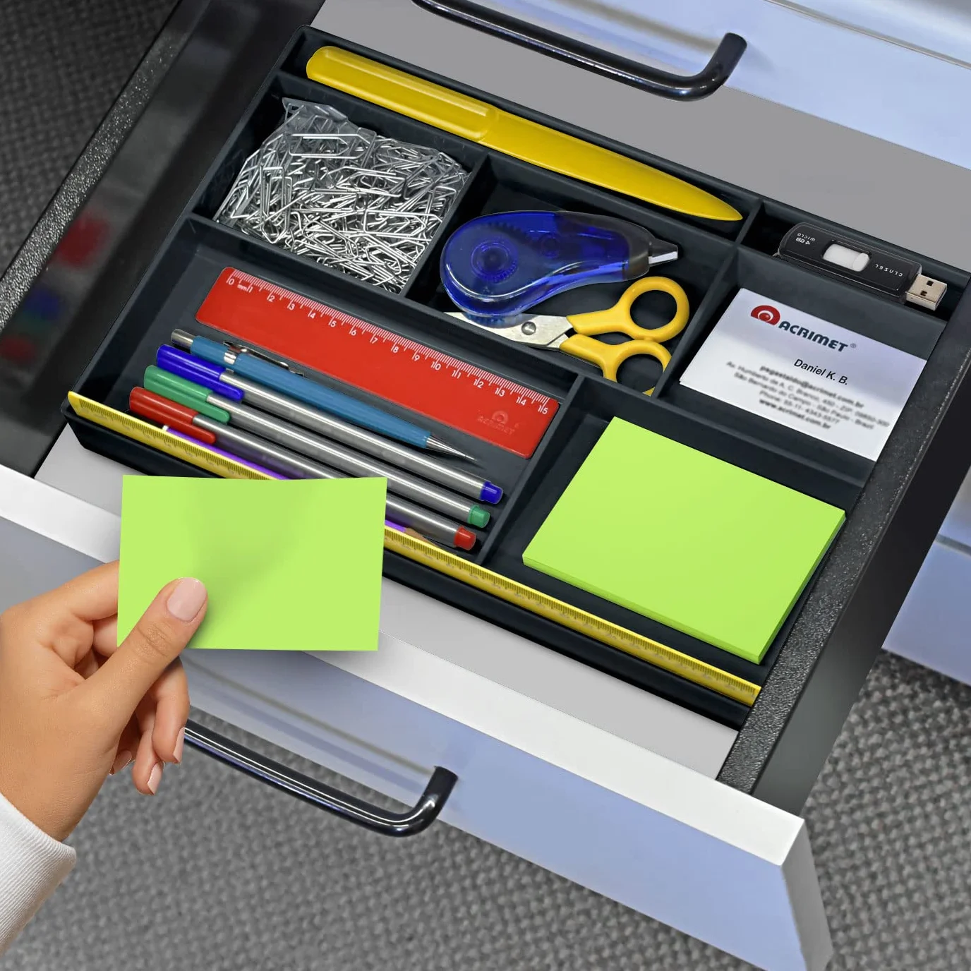 Acrimet Schubladen-Organizer mit 8 Fächern – Vielzweckbox für Bürobedarf, Make-up und Zubehör – Passend für Schubladen oder Tischoberflächen, 32,4 x 20,3 x 2,7 cm (Kunststoff) (Schwarz) | 30,5 cm langes Lineal, spezielle Trennwand für Stifte, Bleistifte,