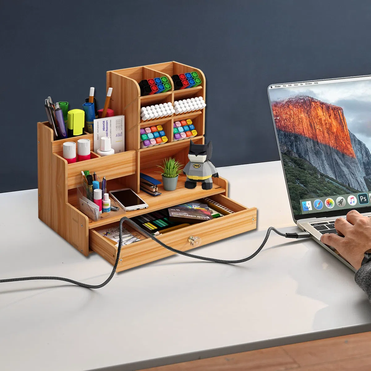 Schreibtisch Organizer aus Holz,Stiftehalter Schreibtisch mit Schublade,Multifunktionaler Büro Organizer,für Stifte Büro Zuhause Schule. (B17-Braun)